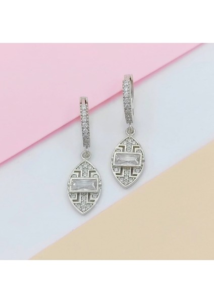 Baget Taşlı Oval 925 Ayar Gümüş Küpe