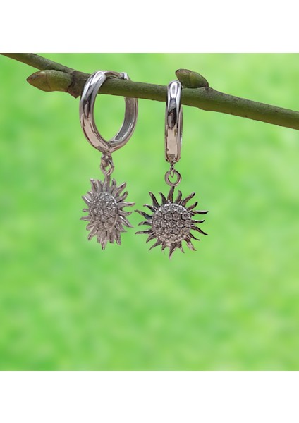 Güneş Yıldız Sallantılı 925 Ayar Gümüş Küpe