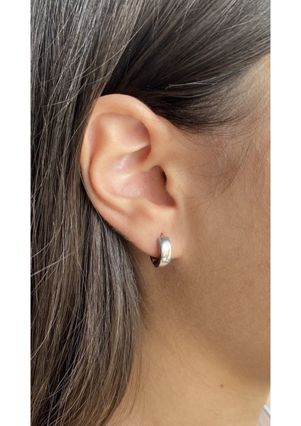 Ikili Bombeli Siyah Gümüş Renk Delikli Kulaklar Için Halka Küpe fiyatları