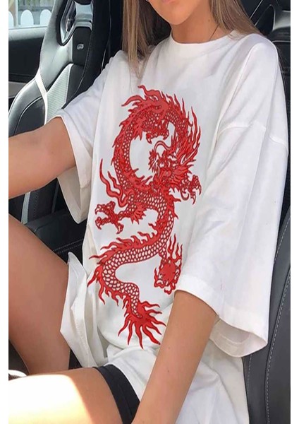 Hattie Musk Dragons Baskılı Kadın Oversize Tshirt