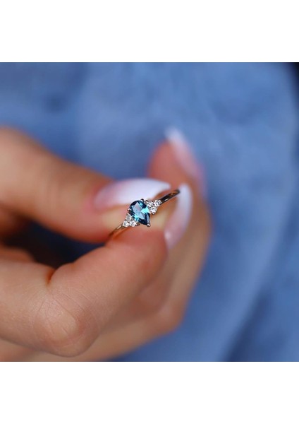 Pırlanta London Blue Damla Yüzük