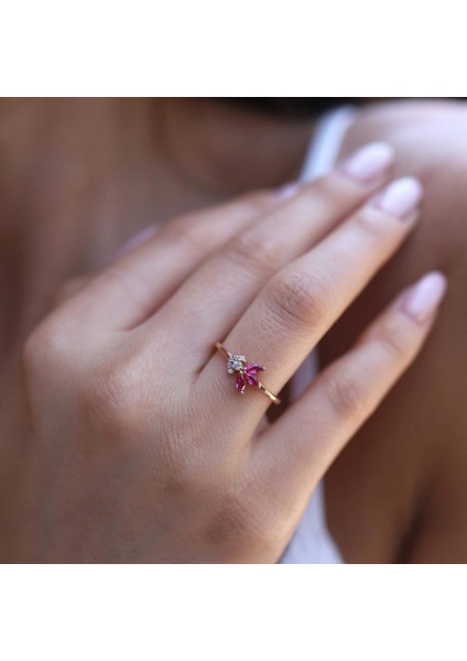 Ruby Lotus Yüzük