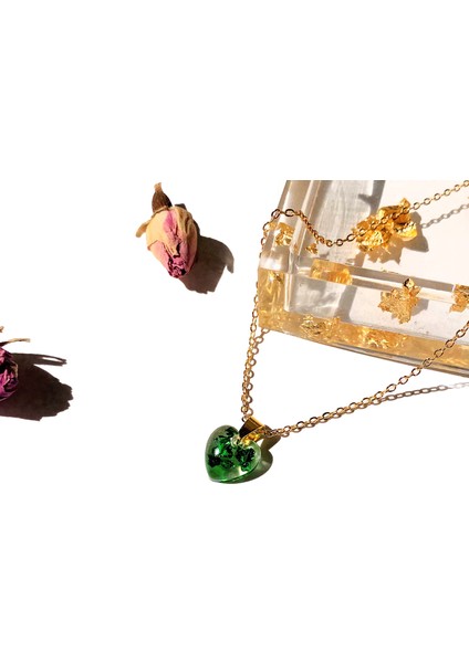 Varak Parçacıklı Küçük Kalp Epoksi Kolye