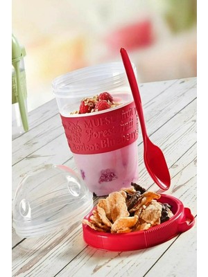 Pratik Mağazam  Hazneli Kaşıklı Diyet Kabı, Meyveli Yoğurt Kabı Kaşıklı - Kırmızı
