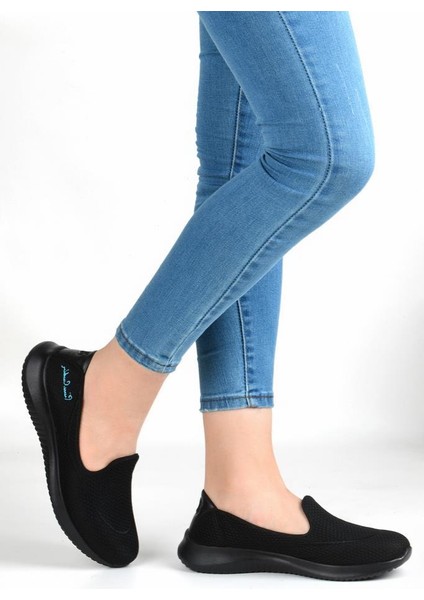 Kadın Spor Ayakkabı Düz Tabanlı Bağcıksız Tasarım ile Şık ve Rahat fiyatları