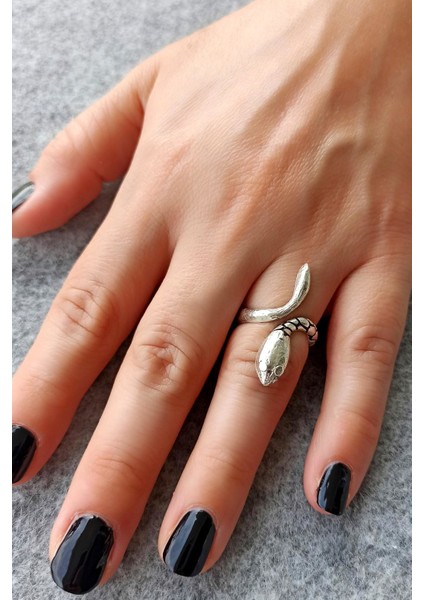 Antik Gümüş Kaplama Desenli Yılan Şekilli El Yapımı Ayarlanabilir Yüzük fiyatları