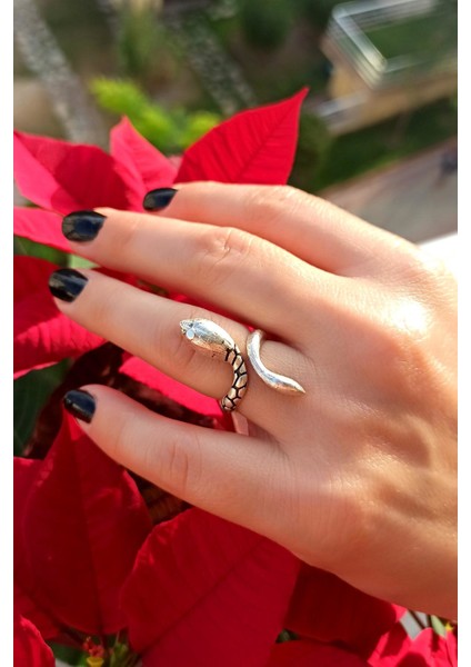 Antik Gümüş Kaplama Desenli Yılan Şekilli El Yapımı Ayarlanabilir Yüzük modelleri