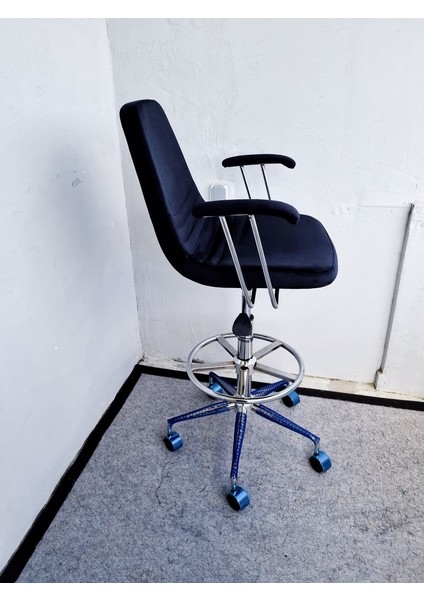 Siyah Kumaş Tekerlekli Kollu Rahat Bar Sandalyesi modelleri