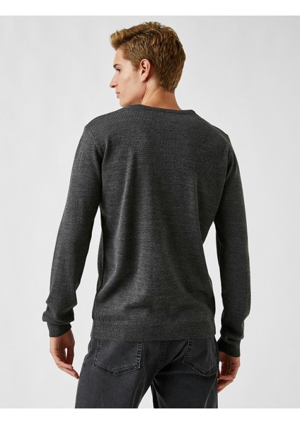 V Yaka Basic Kazak fırsatları