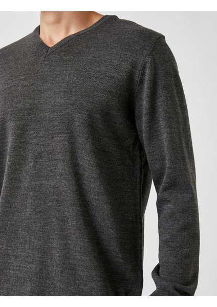 V Yaka Basic Kazak indirimleri