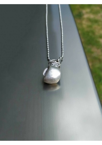 The Collection unisex Gümüş Renk Boks Eldiven Kolye modelleri