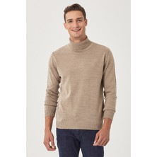ALTINYILDIZ CLASSICS Erkek Bej Standart Fit Normal Kesim Tüylenme Yapmayan Tam Balıkçı Yaka Triko Kazak