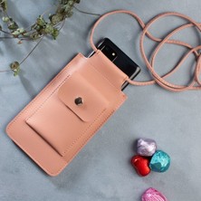 Dk Leather Kadın Pudra iPhone 13 Pro Max Uyumlu Korumalı ve Kart Bölmeli Omuz Askılı Telefon Çantası Kılıfı