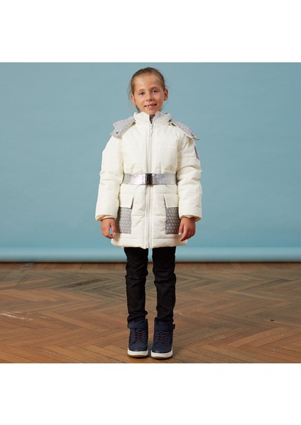 Orta Boy Beyaz Çantalı Kız Anorak