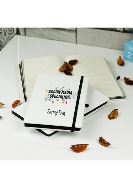 Social Media Specialist Defter