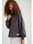 V Yaka Slogan Baskılı Oversize Fit Sweatshirt. V4123AZ21AU 1