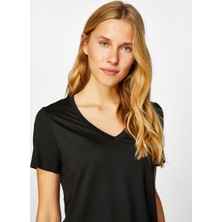 Faik Sönmez V Yaka Kısa Kol Siyah Kadınt-Shirt