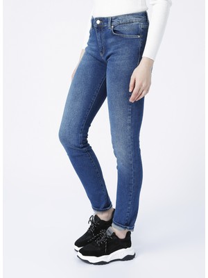 WRANGLER Kadın Slim Fit Dar Kesim Denim Esnek Jean Kot Pantolon