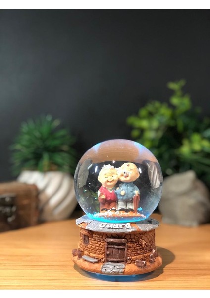 Romantik Ölümsüz Aşıklar Işıklı Müzikli Kar Küresi Orta Boy modelleri