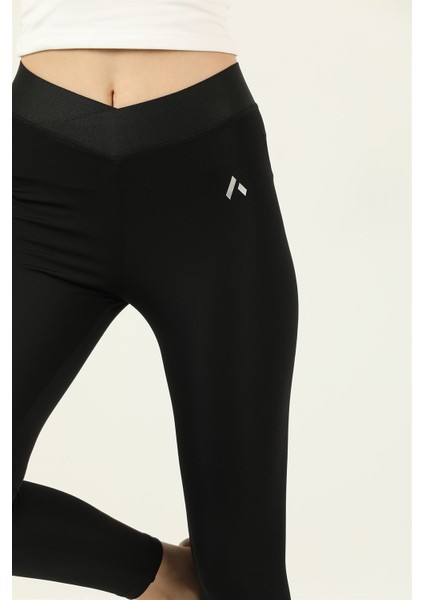 Missmaral Moda Kadın Siyah Bilekte Tayt Logolu Çapraz Kemer Detaylı fırsatları