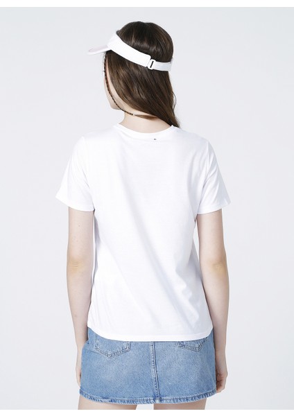 Nort Of Navy I-North61 Bisiklet Yaka Regular Fit Kısa Kollu %100 Pamuk Nakışlı Ekru Kadın T-Shirt fiyatları