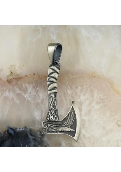 Balta ve Kartal Detaylı Gümüş Erkek Kolye Ucu fiyatları