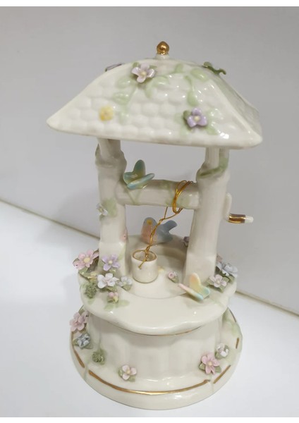 Mıkasa By Cosmos Porselen Suyu Kuyusunda Kuş Capodimonte Çiçekli Biblo, 15CM Yükseklik, 10 cm Çap