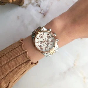 Roma Rakam Kasa Detaylı Kadın Kol Saati Gümüş Rose Altın Metal Kordon 3 ATM Suya Dayanıklı