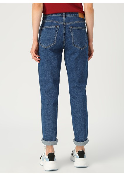 Relaxed Straight Lacivert Kadın Denim Pantolon