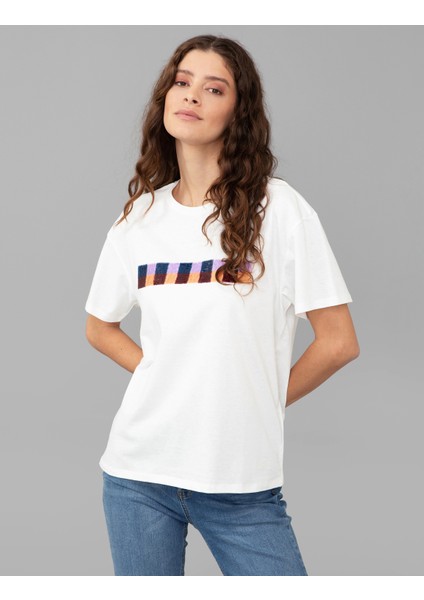 Kadın Beyaz Regular Fit Tişört 50244948-VR013 modelleri