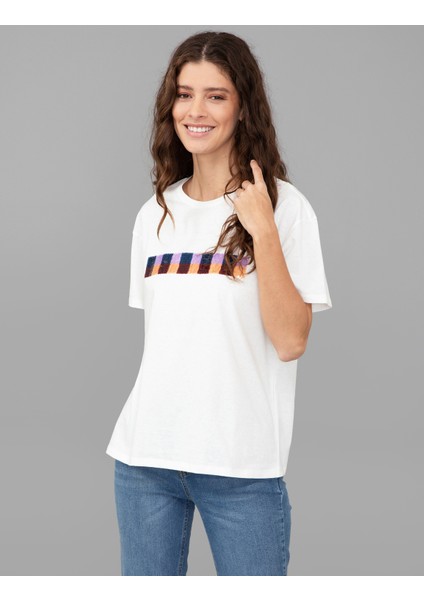 Kadın Beyaz Regular Fit Tişört 50244948-VR013 fırsatları