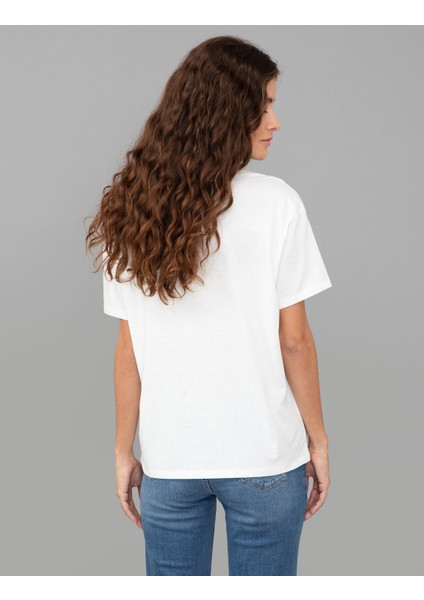 Kadın Beyaz Regular Fit Tişört 50244948-VR013 indirimleri