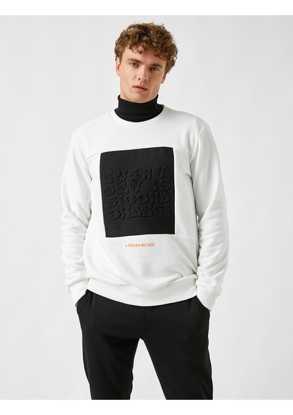 Erkek Kabartma Baskılı Sweatshirt fiyatları