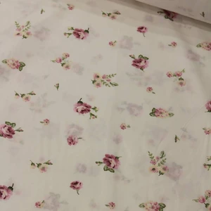 Daisy Star Pembe Minik Gül Nevresimlik Poplin Kumaş