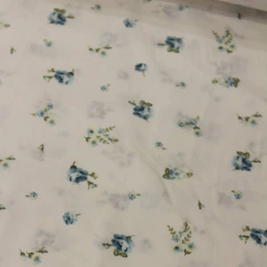 Daisy Star Mavi Minik Gül Nevresimlik Poplin Kumaş