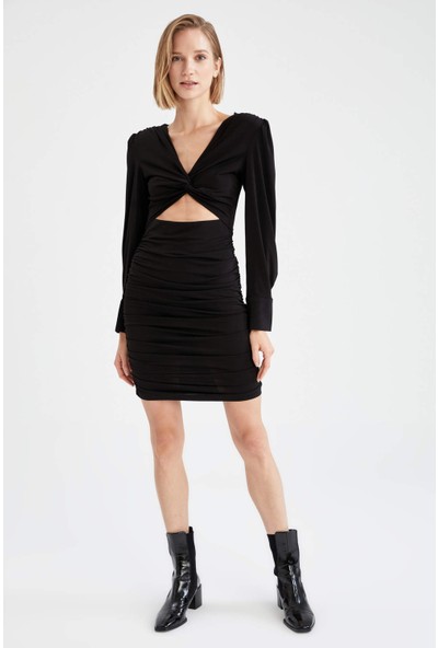 DeFacto Slim Fit Yılbaşı Temalı V Yaka Kesik Detaylı Mini Elbise W6995AZ21WN