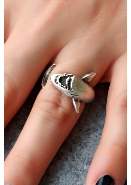 Antik Gümüş Kaplama Köpek Balığı Şekilli El Yapımı Ayarlanabilir Yüzük