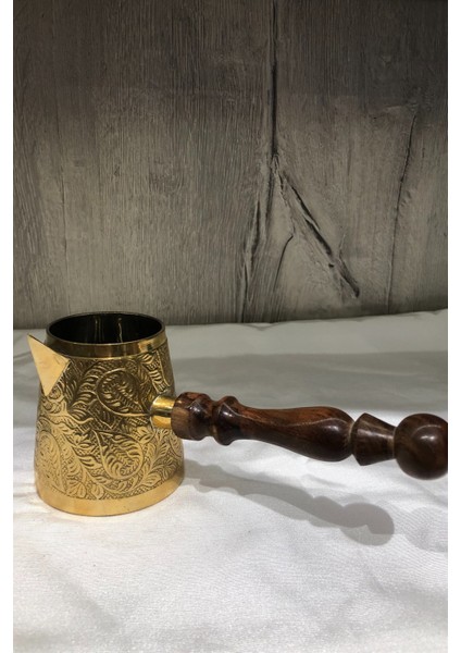 Ahşap Kulplu Pirinç Cezve (Altın Rengi)