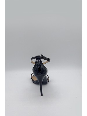 La scada Siyah Rugan Kadın Topuklu Sandalet 063