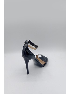 La scada Siyah Rugan Kadın Topuklu Sandalet 063