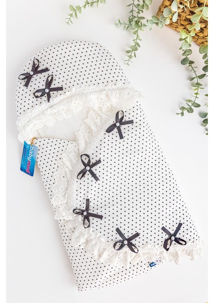 Puantiye Desenli Kız Bebek Kundak