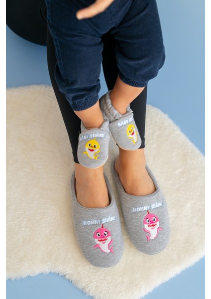 Mommy ve Baby Shark Anne-Bebek Panduf ve Terlik Seti