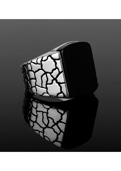 925 Ayar Desenli Oniks Taşlı Gümüş Erkek Yüzüğü