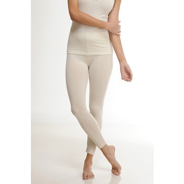 Tayt kiygan qizlar josuslik qilishdi