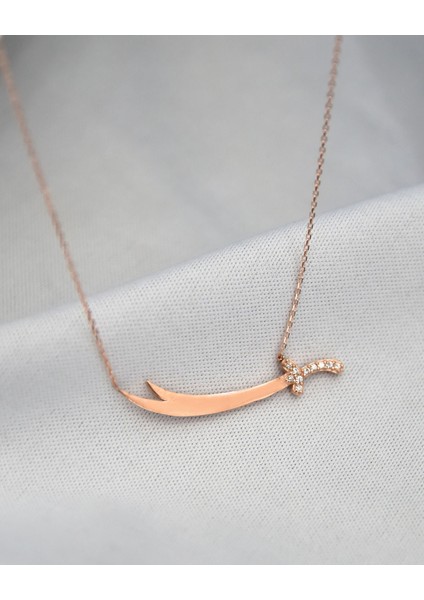 925 Ayar Gümüş Rose Kaplama Taşli Zülfikar Kiliç Kolye