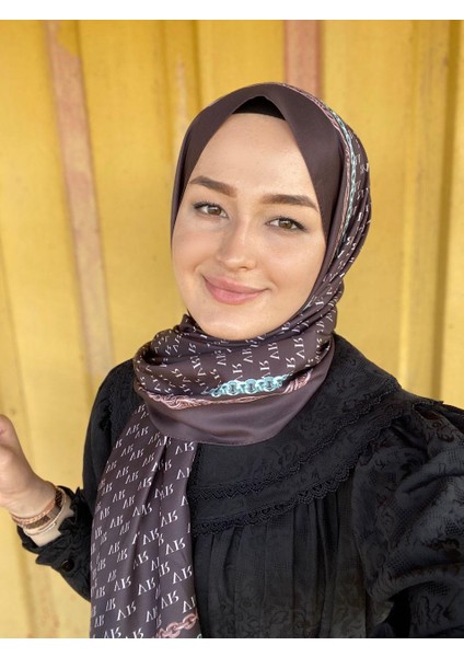 Kadın Vr Logo Desen Twill Şal Desenli Shawl fiyatları