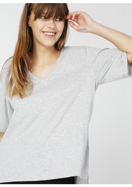 Talita Gri Melanj V Yaka Kadın T-Shirt fiyatları
