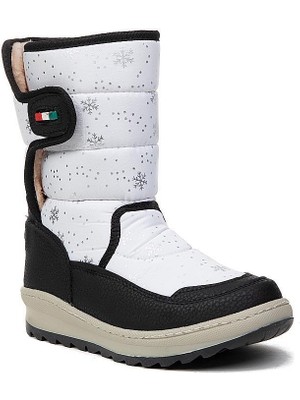 Le Petit Kız Çocuk Termal Kar Bot