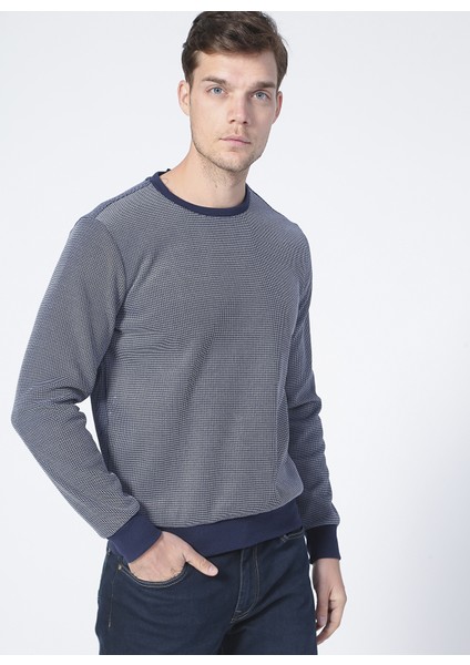 O Yaka Regular Fit Lacivert Erkek Sweatshirt fırsatları