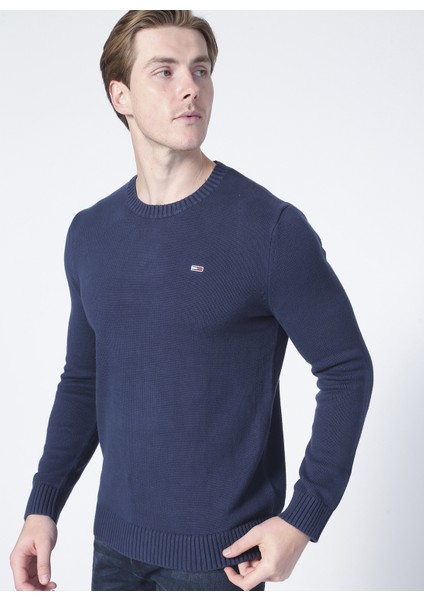 DM0DM11856C87 Tjm Essential Crew Ne Bisiklet Yaka Regular Fit Düz Lacivert Erkek Sweatshirt fırsatları